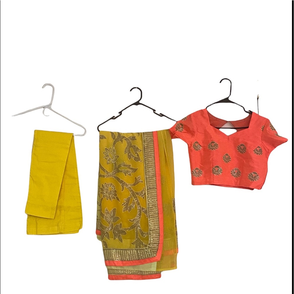Gorgeous 3 piece saree with fully stitched blouse and petty coat